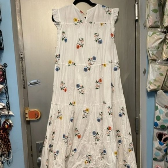 Zara White Embroidered floral Midi peasant Dress. - Picture 16 of 16